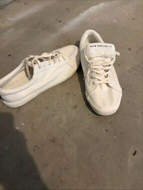 New Republic Men's White Low-Top Canvas Sneakers size 13 US